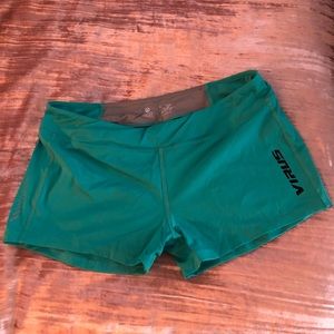 Virus shorts XL